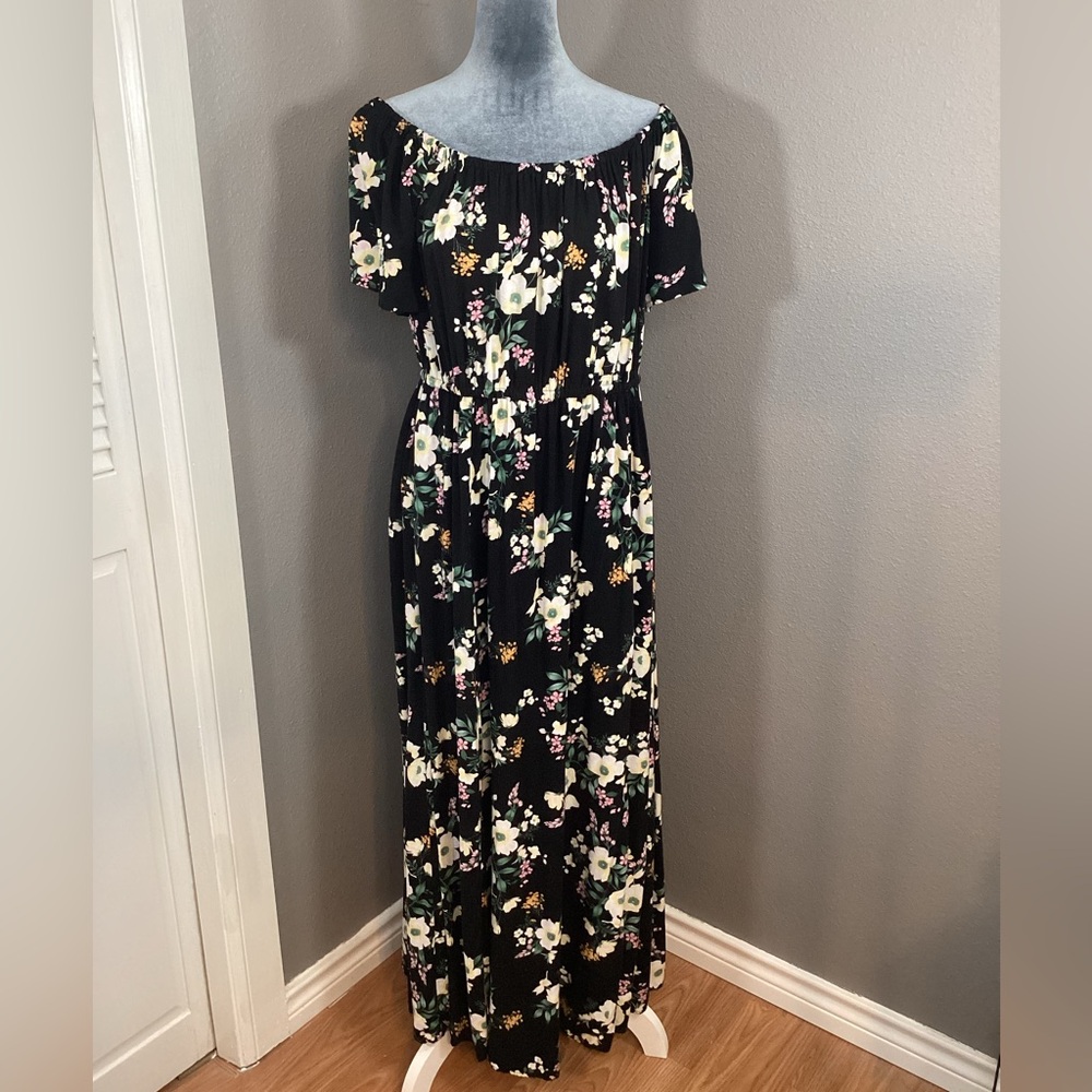 Liberty Love Black Floral On/Off Shoulder Maxi Dress Size 2XL (Fits like a L XL)